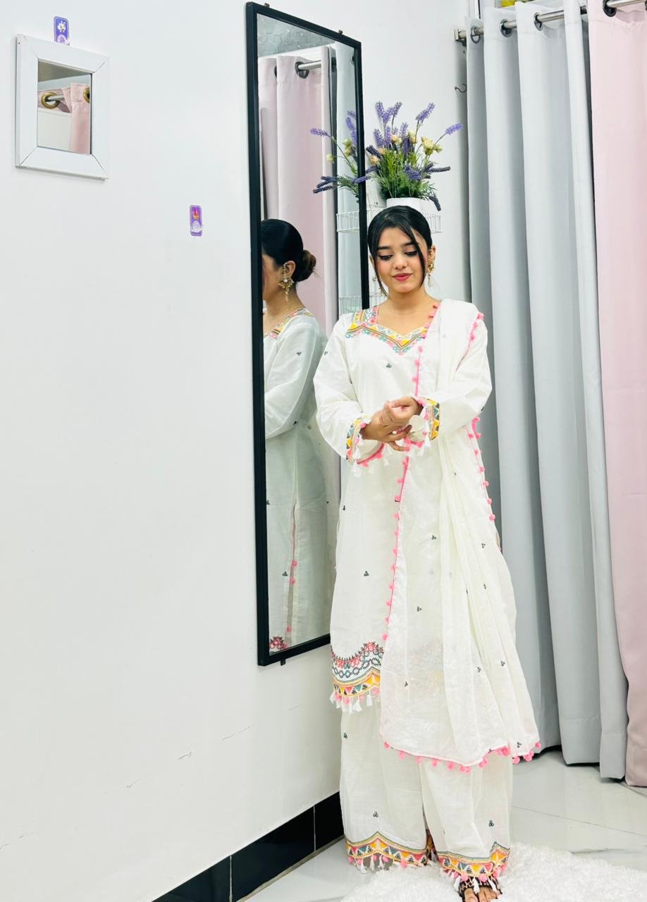 আরামদায়ক ১০০% ট্র্যানসেল ঘারারা ড্রেস - Image 2